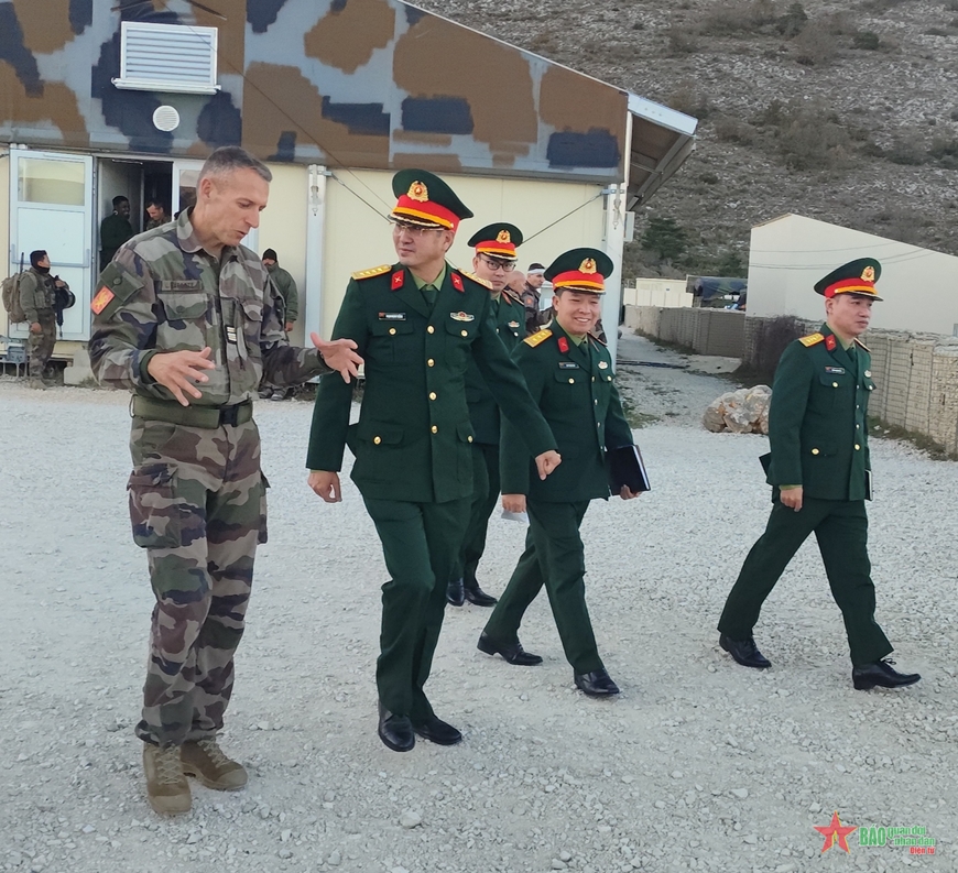 /UploadStore/admin/231127 Doan cong tac C22 sang Paris/03.jpg